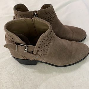 Vince Camuto Tuscan Taupe suede bootie!!